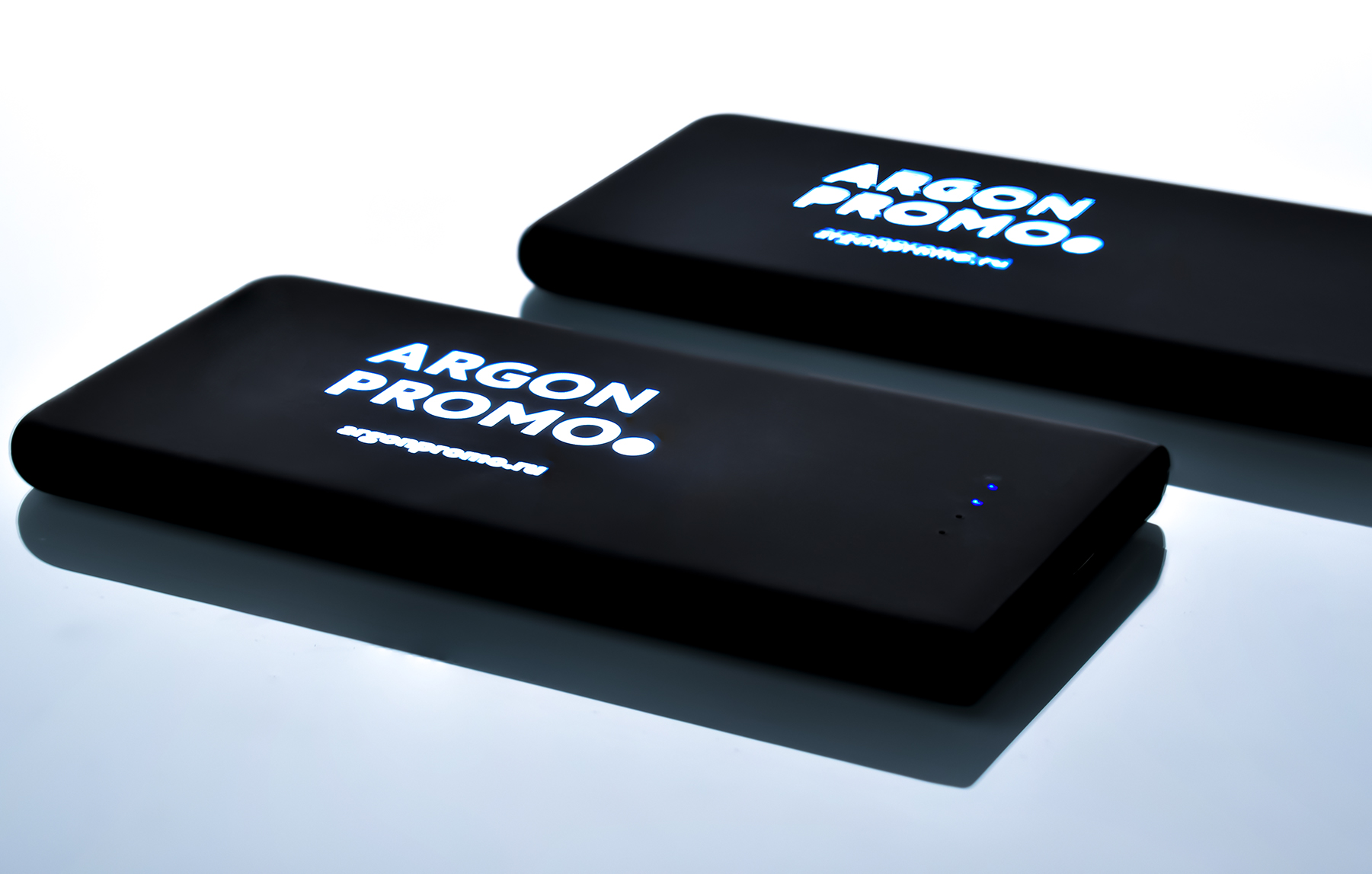 Аккумулятор с подсветкой логотипа на 5 000 и 10 000 mah